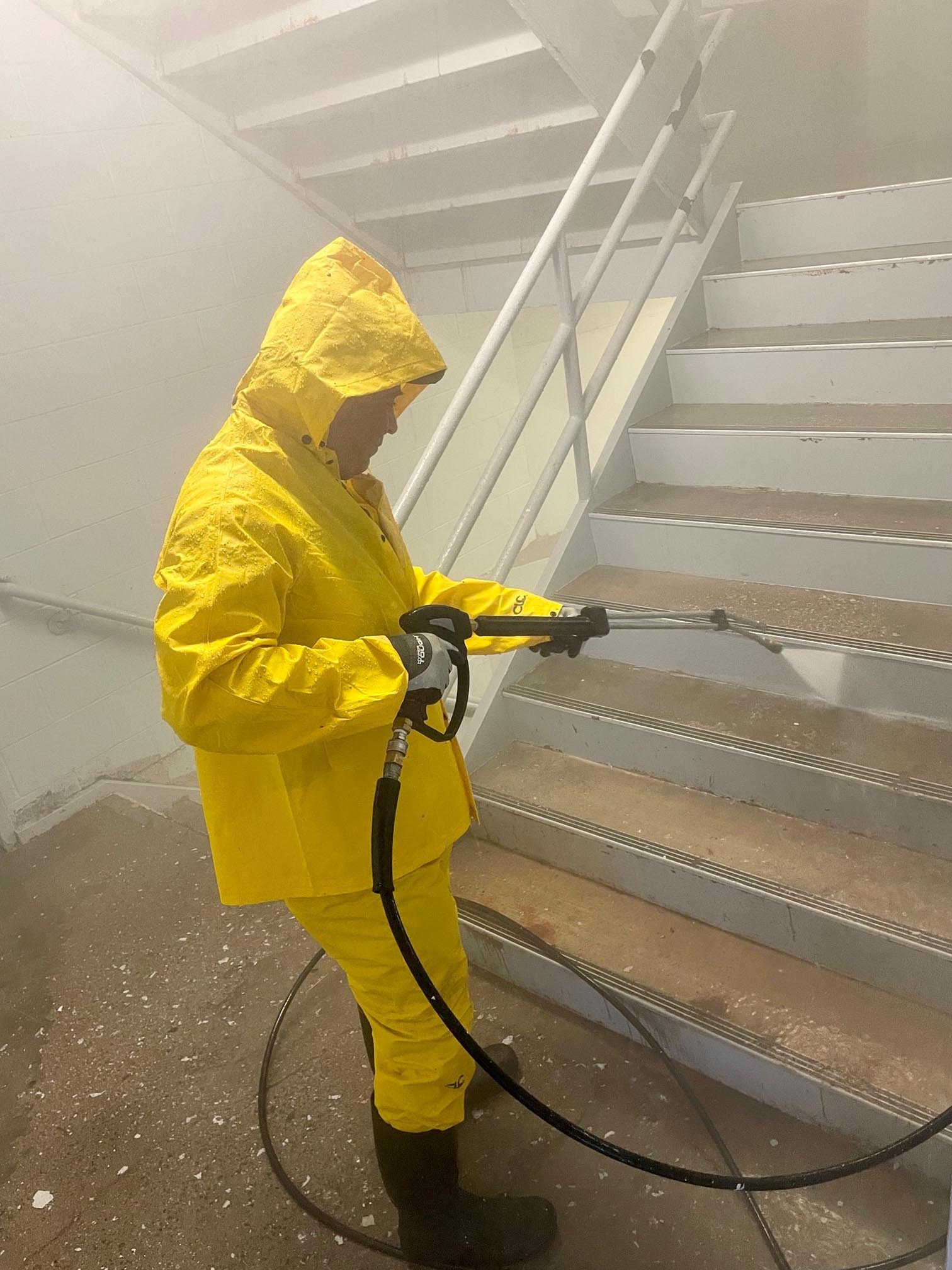 Parking garage stairs cleaning service